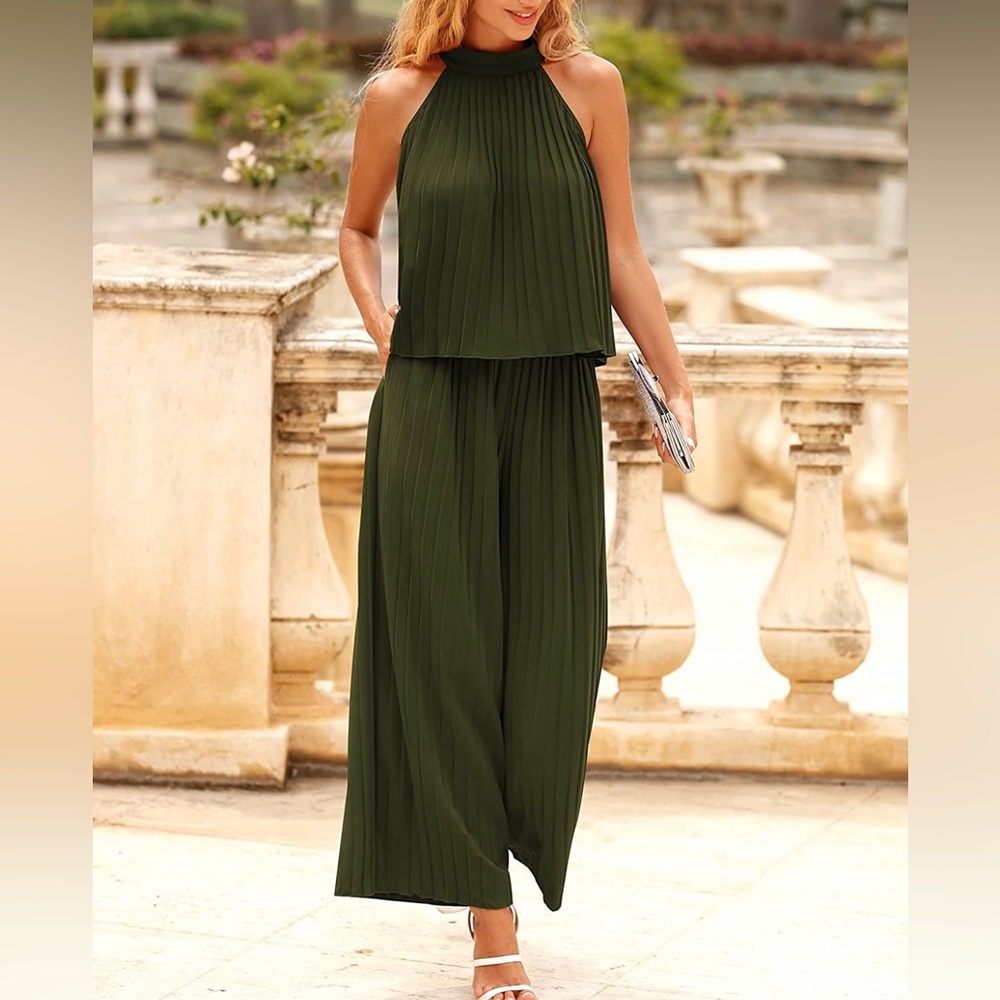 Women 2 piece green outfit